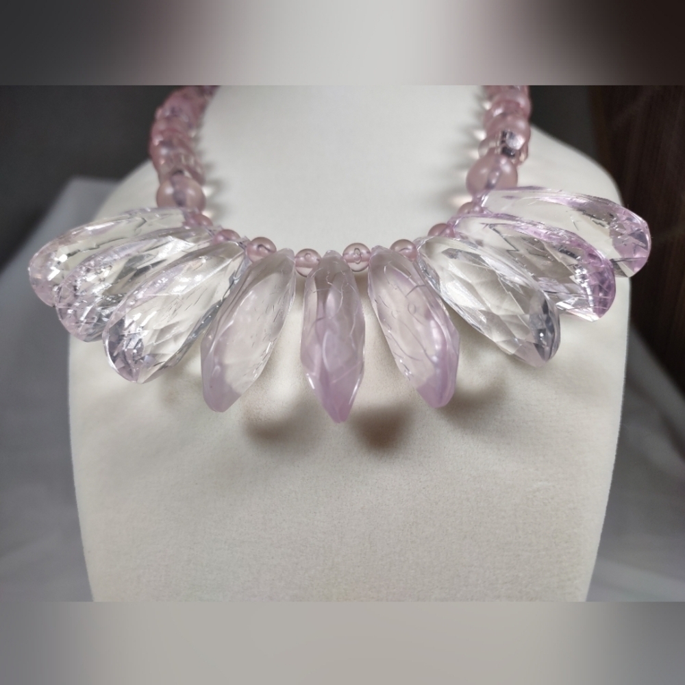 Vintage Unique Pastel Pink Clear And Frosted Lucite Statement Bib Necklace - Picture 6 of 9